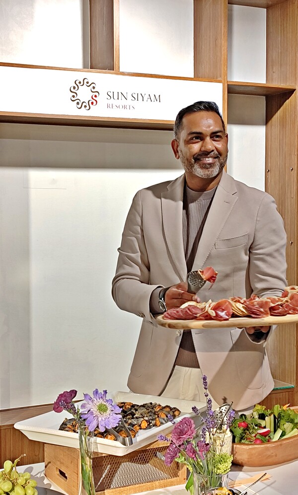 선시암 리조트(Sun Siyam Resorts)의 CEO 디팍 부네디