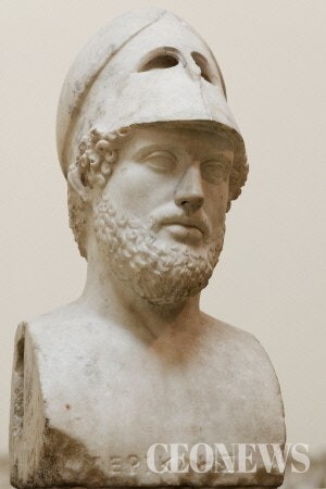 ▲ 페리클레스 대리석 흉상. 조각가 크레실라스가 만든 것을 로마 시대에 모작한 것