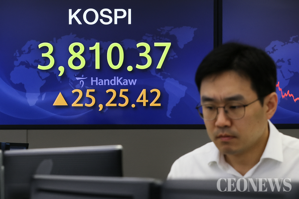 코스피가 3800선을 돌파해 이재명 정부의 코스피 5000시대가 열릴지 자못 기대된다.