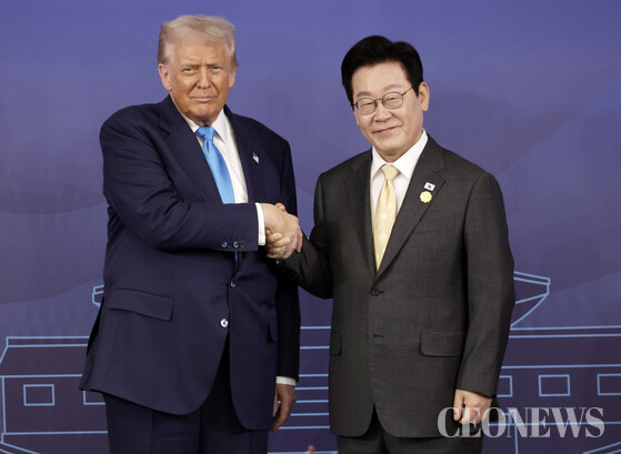 이재명 대통령과 도널드 트럼프 미국 대통령이 악수를 나누는 순간, 재계는 안도의 한숨을 내쉬었다. 하지만 그 악수에 담긴 3,500억 달러라는 숫자의 무게를, 우리는 과연 정확히 가늠하고 있는가.